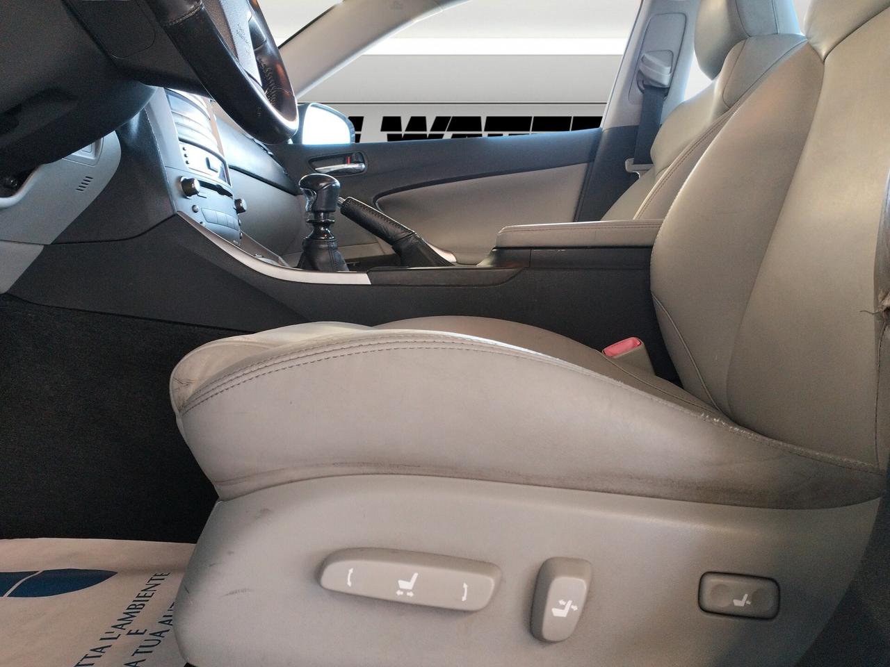 Lexus IS 220d MC Luxury