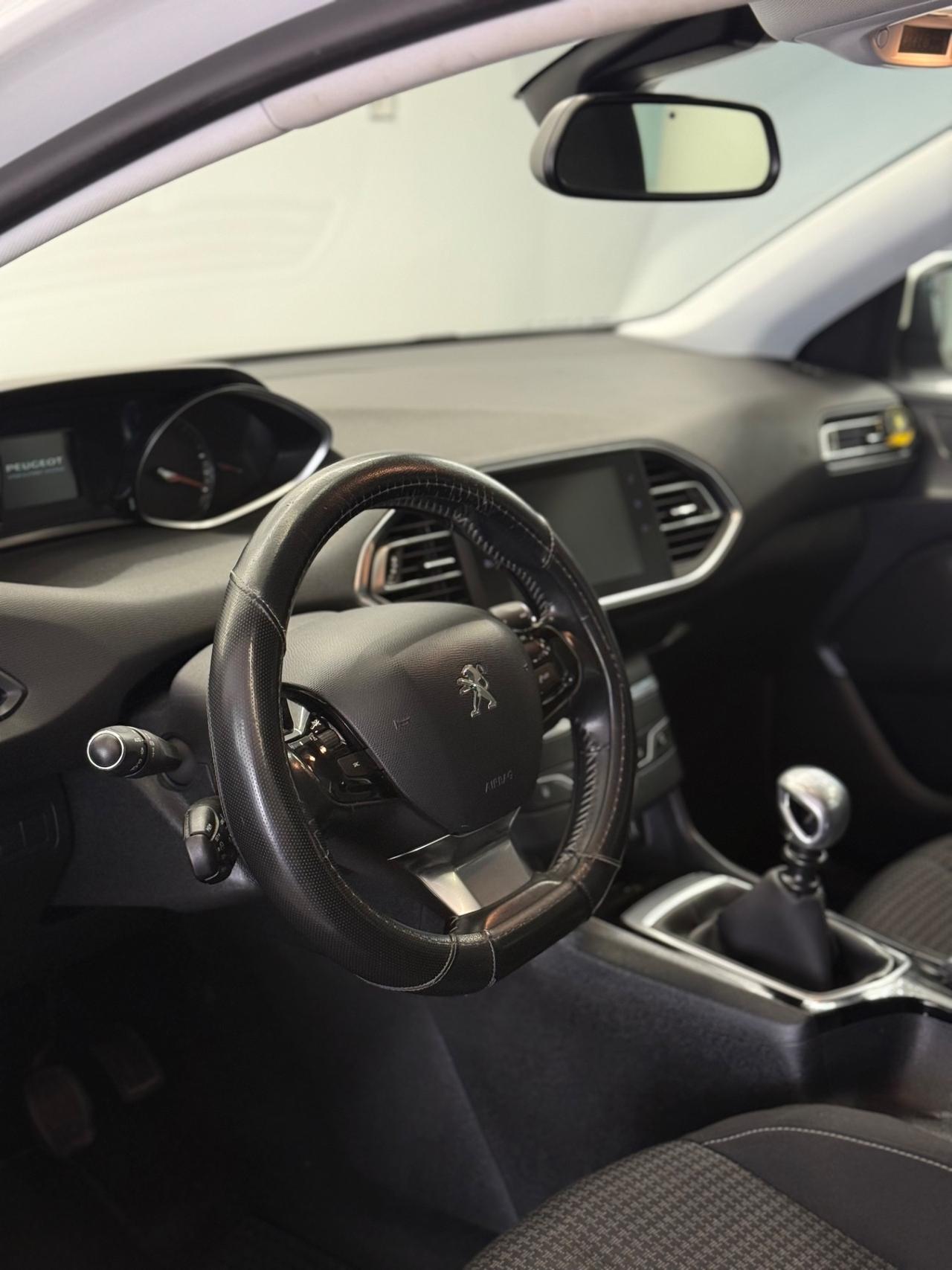 Peugeot 308 BlueHDi 130 S&S Allure