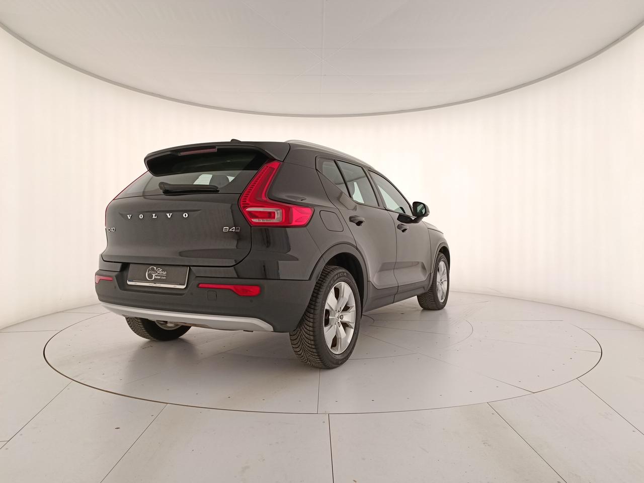 VOLVO XC40 2.0 b4 Momentum awd auto my21