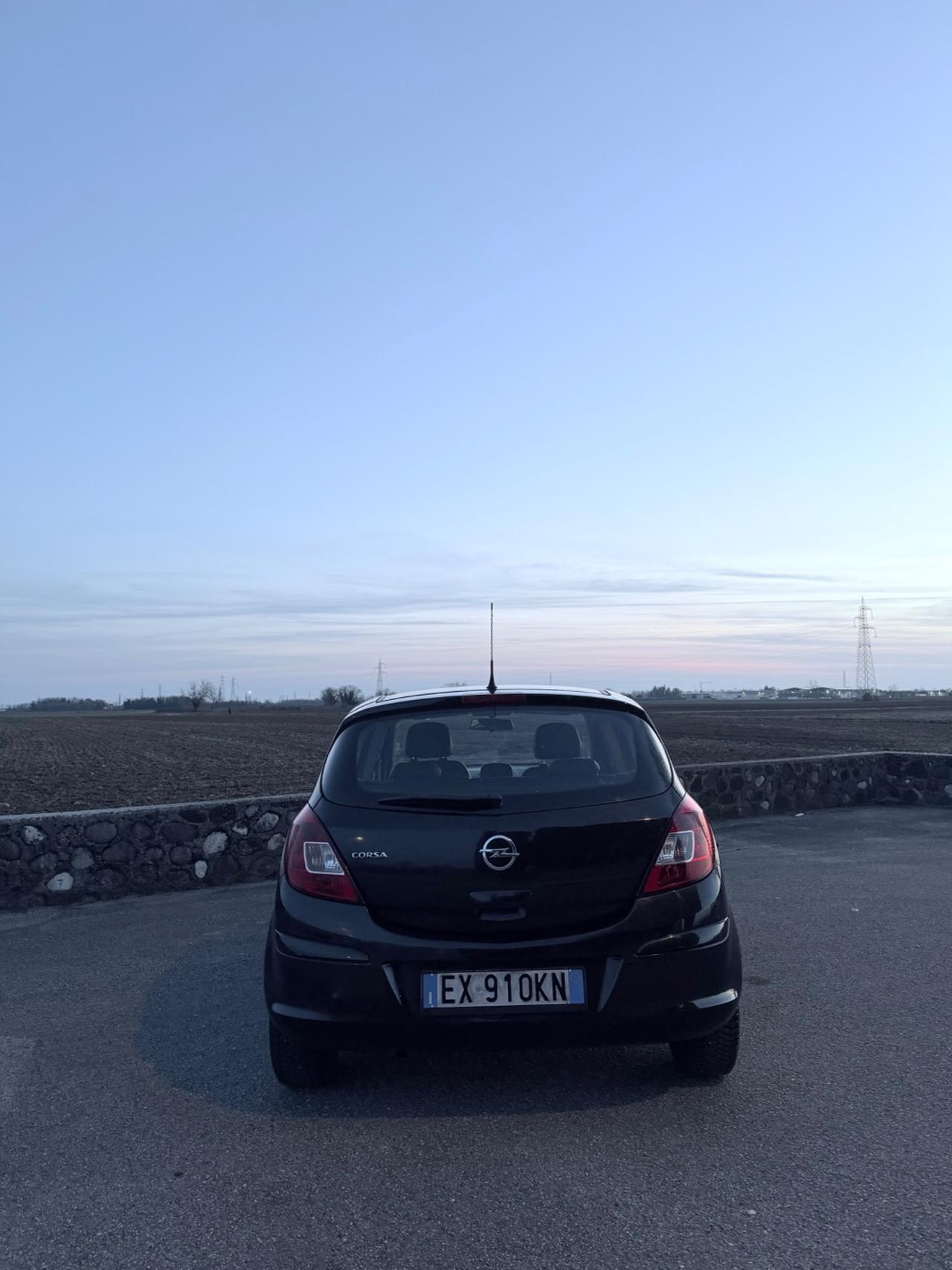 Opel Corsa 1.2 5 porte