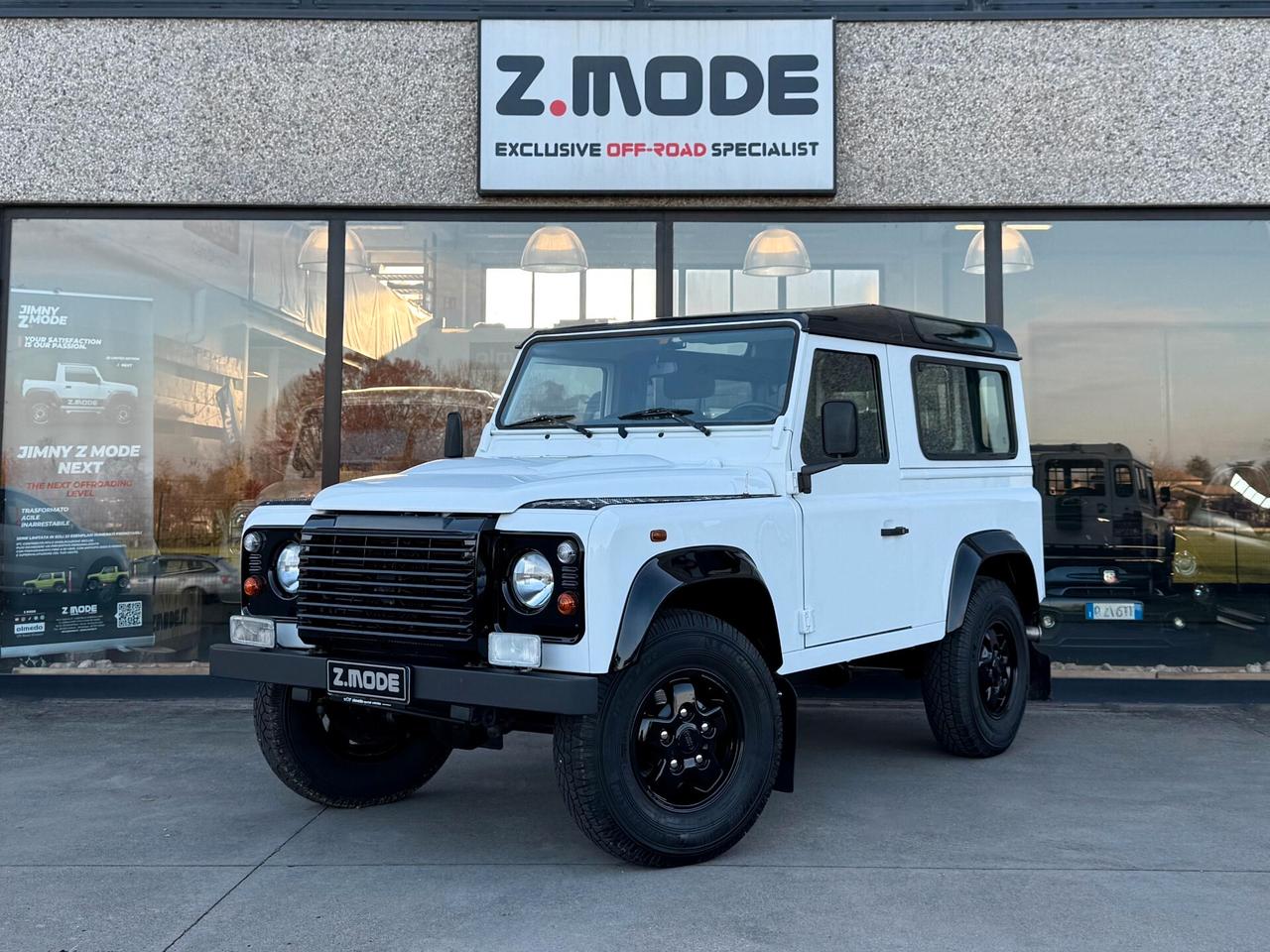 Land Rover Defender 90 2.2 TD4 Station Wagon N1