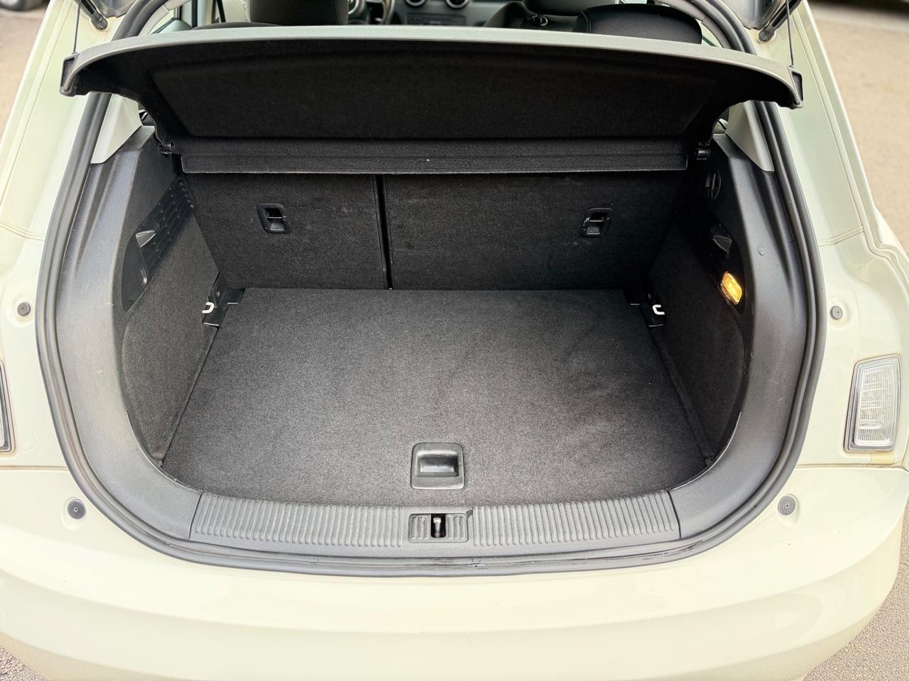 Audi A1 SPB 1.6 TDI Ambition CAMBIO AUTOMATICO IDEALE X NEOPATENTATI