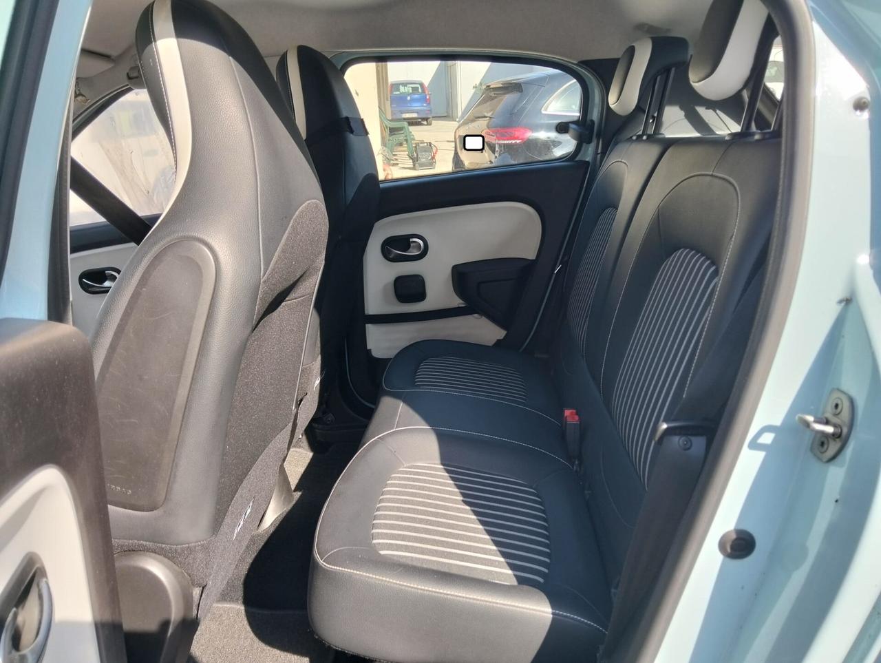 Renault Twingo 900 Benzina EDC 2020 SINISTRATA