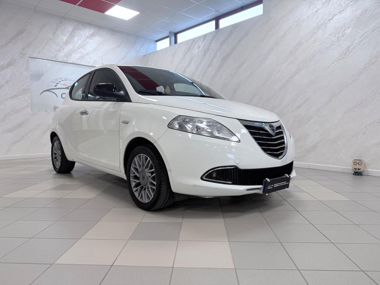 Lancia Ypsilon 1.2 69 CV 5P. Platinum