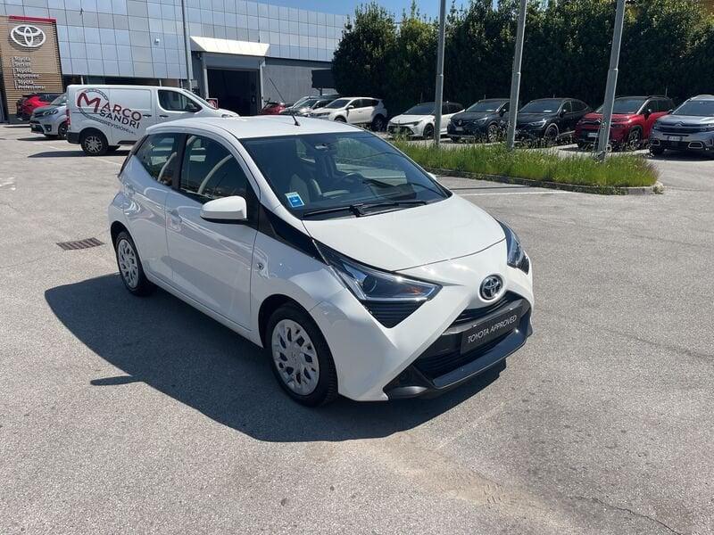 Toyota Aygo Connect 1.0 VVT-i 72 CV 5 porte x-play MMT