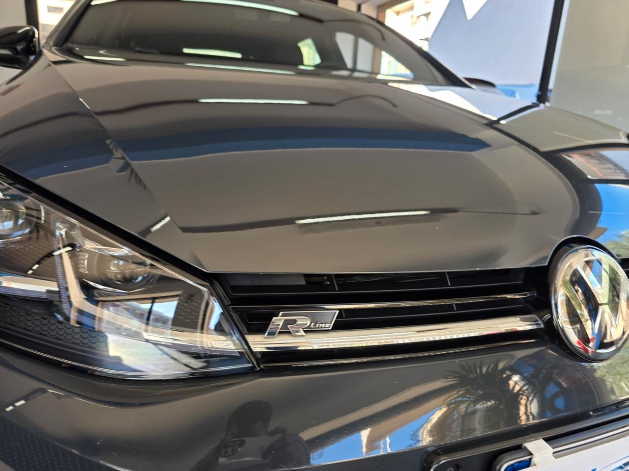 Volkswagen Golf 7.5 R-Line 1.6tdi VIRTUAL FARI LED