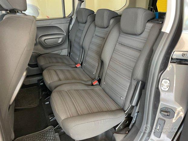 Opel Combo TRASPORTO DISABILI PIANALE RIBASSATO