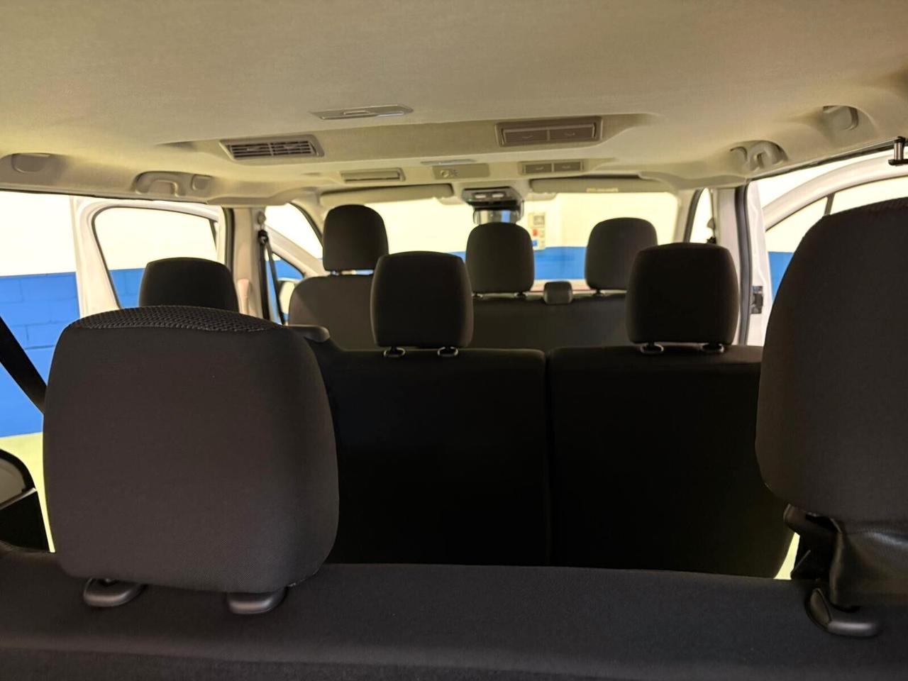 9 POSTI Nissan Primastar 2.0 dCi 150CV Aut PC-TN Bus N-Connecta
