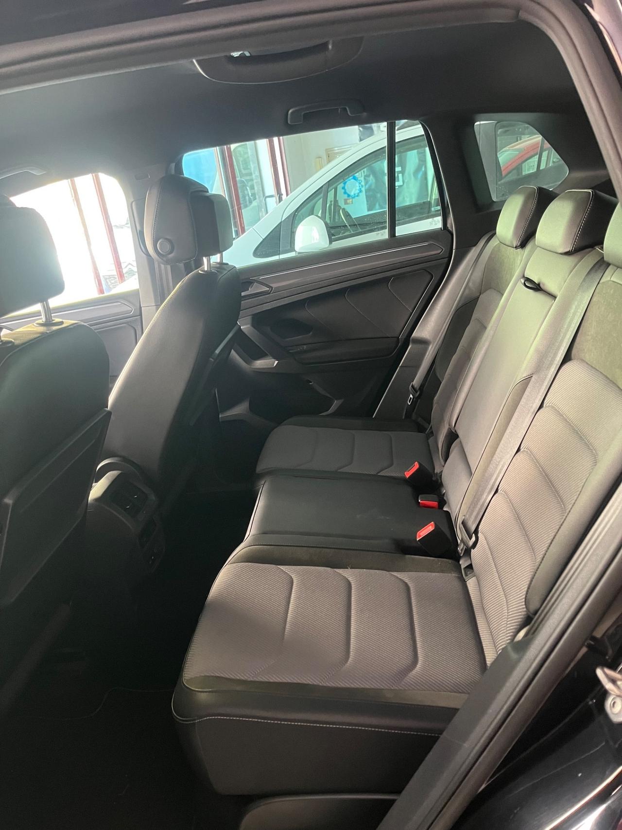 Volkswagen Tiguan 2.0 TDI SCR DSG 4MOTION Sport BMT