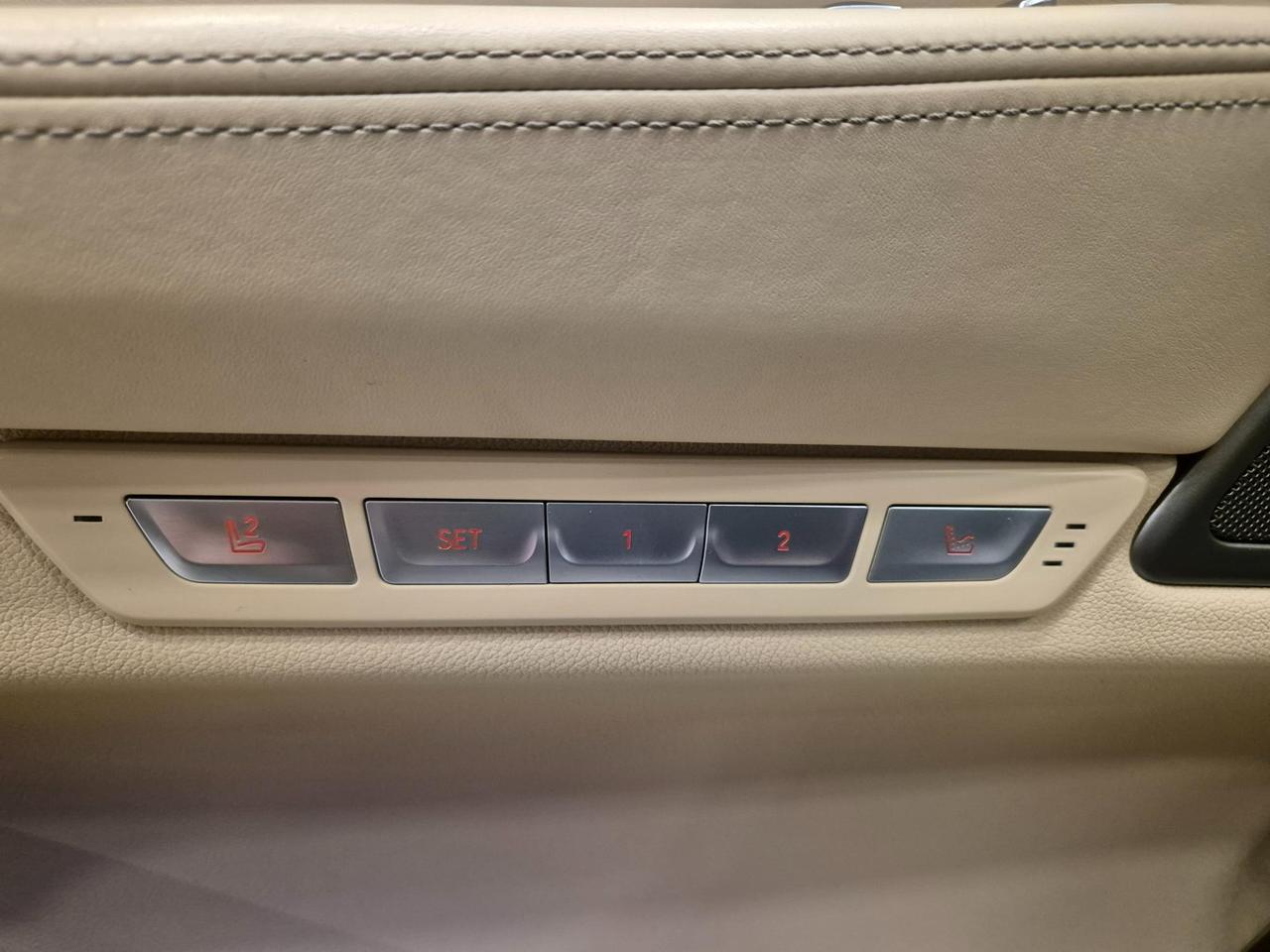 BMW 730 d Luxury auto - ACC/Lim - Cam 360 - Tetto - 4 RUOTE STERZANTI