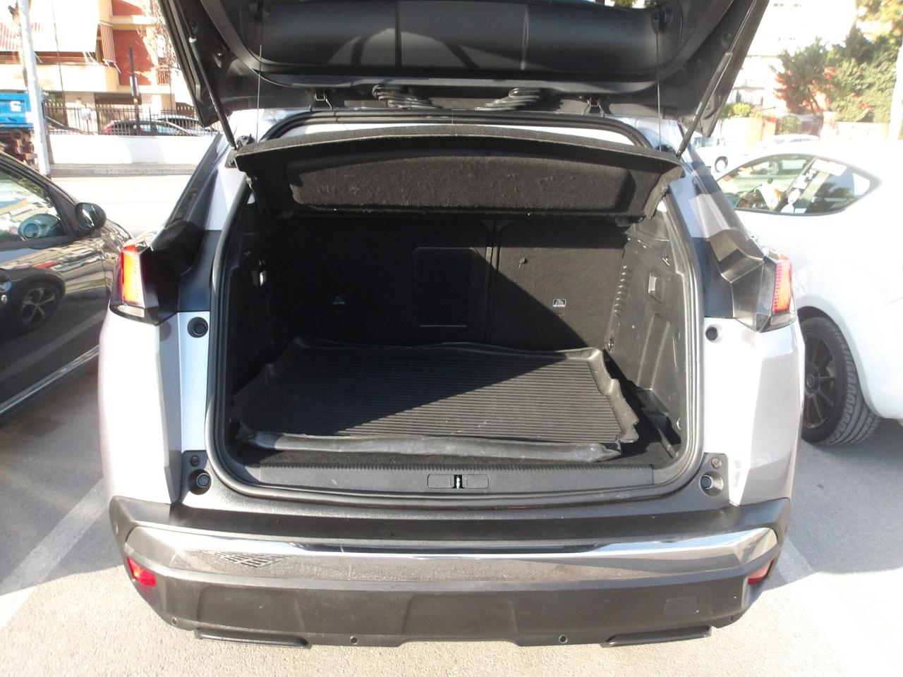 PEUGEOT 3008 1.6 TDI-GT LINE-AUTO
