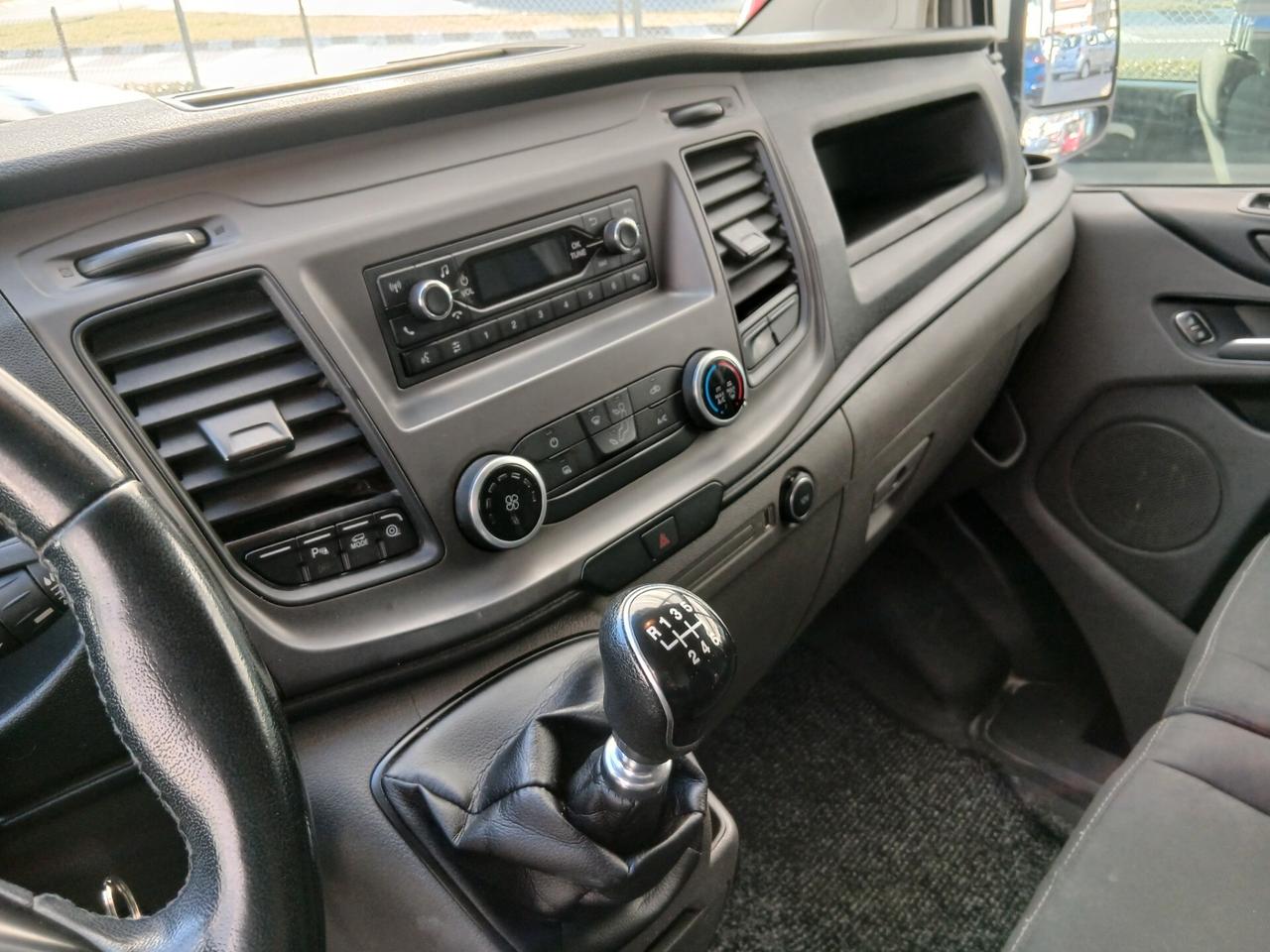 Ford Transit Custom 2.0d Hybrid Diesel tuo a € 199 mese