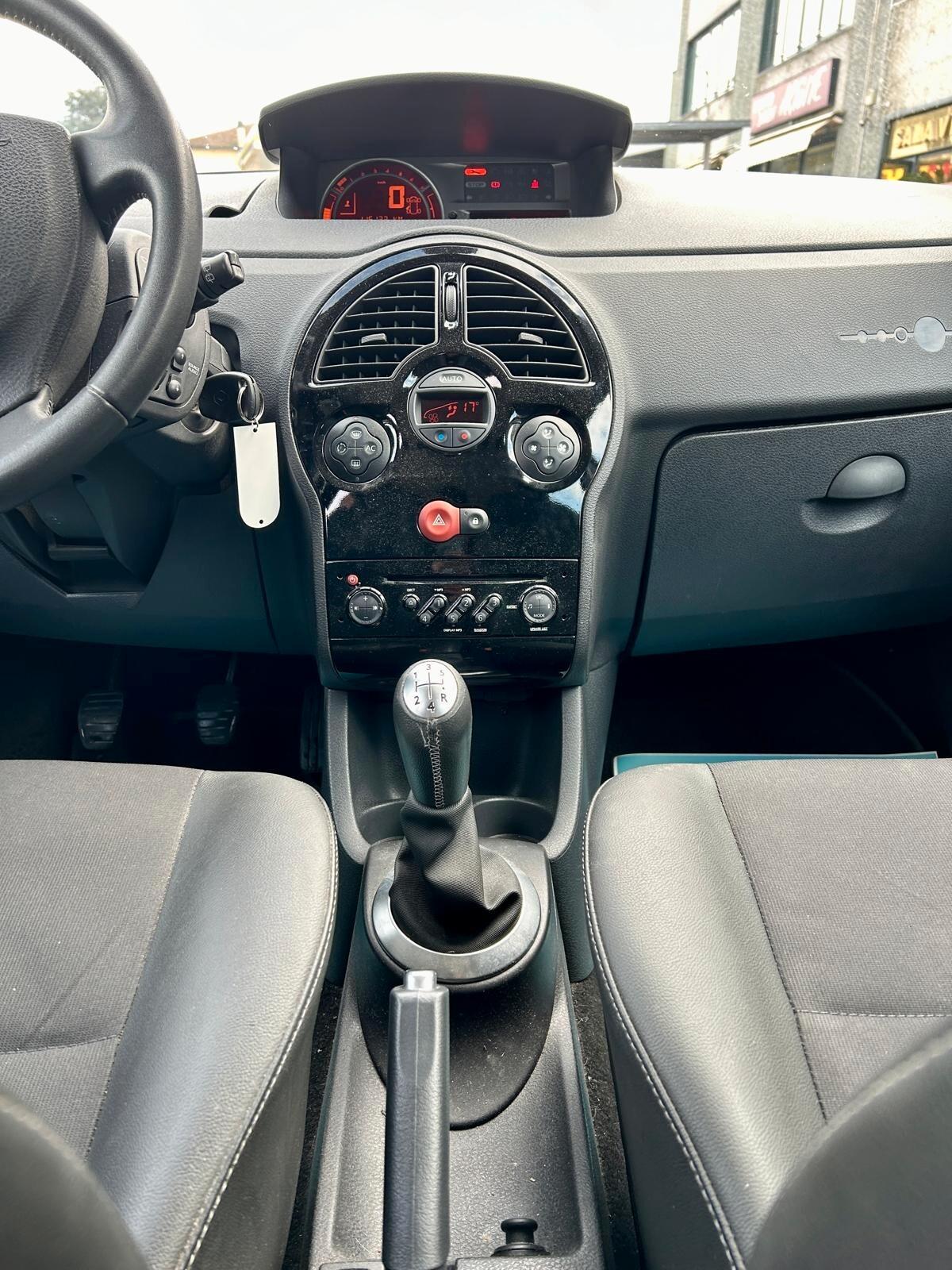 Renault Modus 1.2 16V Live (55kw)