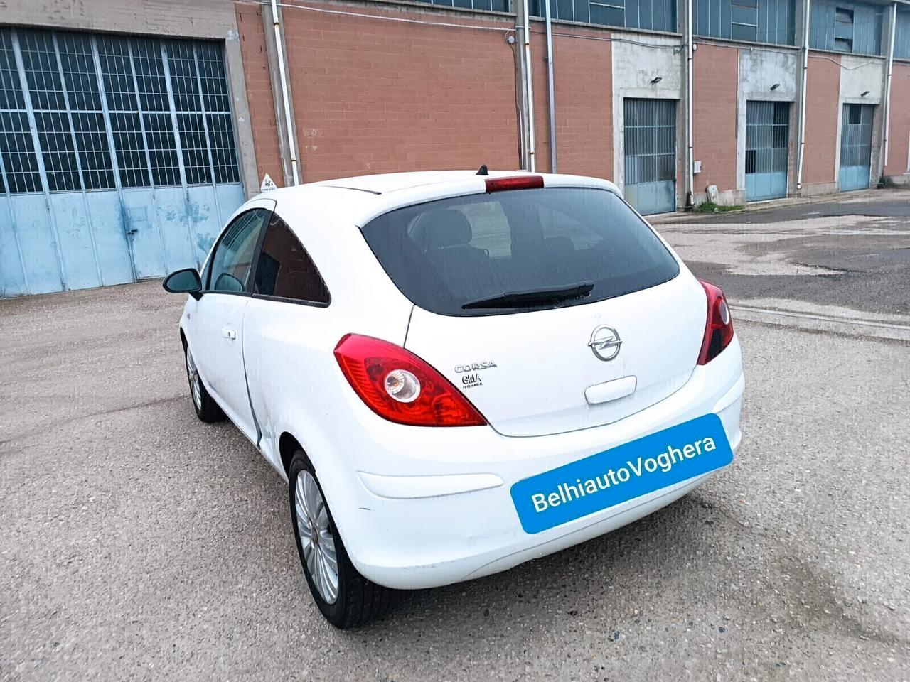 Opel Corsa 2011---1.2 Benzina Neopatentati