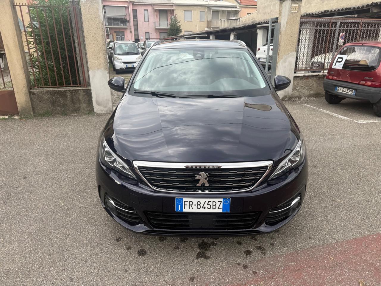 Peugeot 308 BlueHDi 130 S&S SW Allure