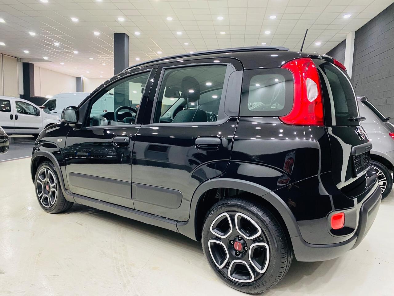 Fiat Panda 1.0 firefly hybrid Sport s Navy CarPlay