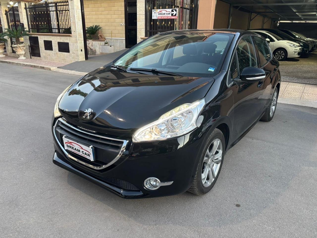 Peugeot 208 1.4 HDi 68 CV 5 porte Allure