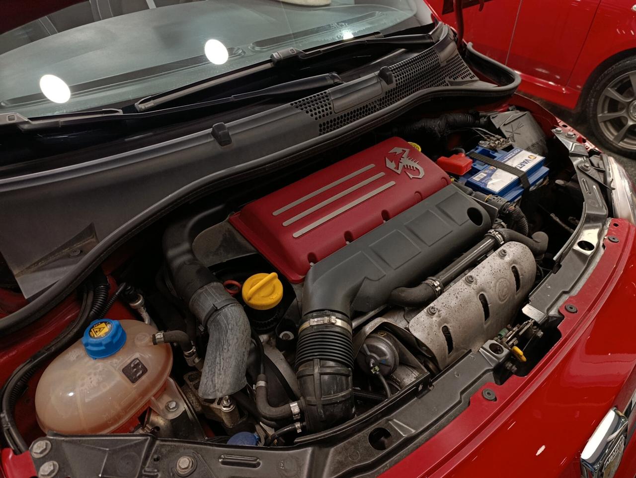 Abarth 500 C 1.4 Turbo T-Jet MTA