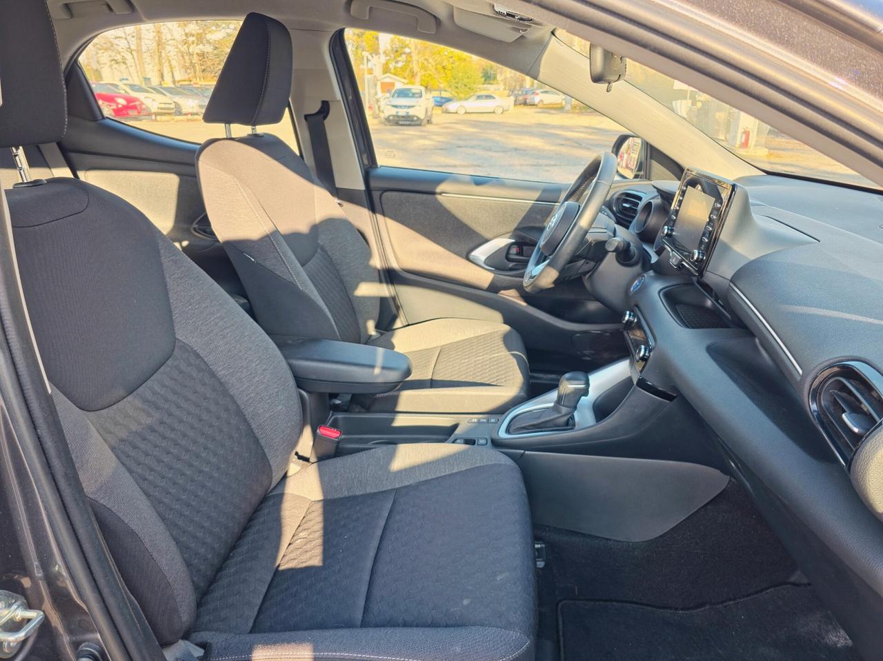 Toyota Yaris 1.5 Hybrid 5 porte Business 2021-E6 Automatico NEO