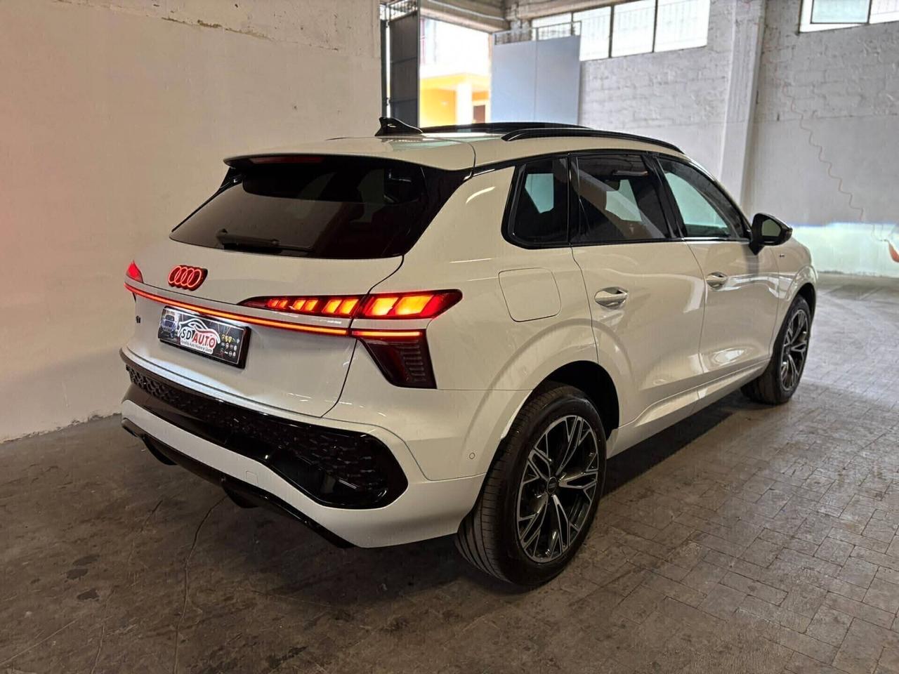 Audi Q3 35 TDI S tronic line edition/''''ì