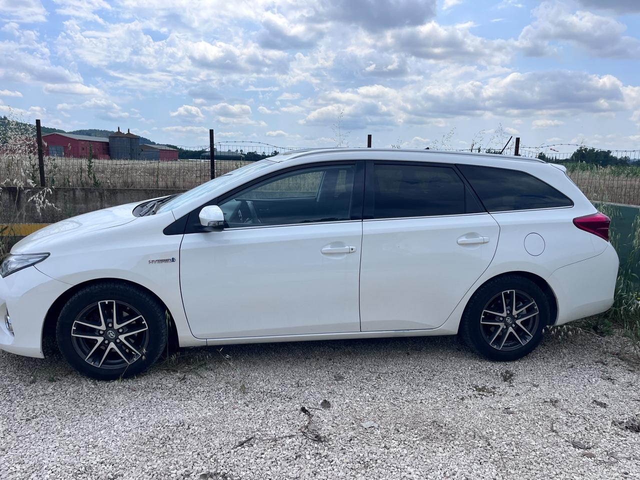 Toyota Auris 1.8 Hybrid Lounge