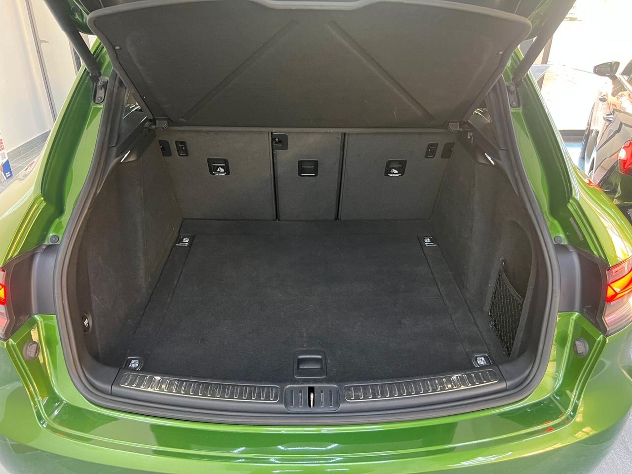 Porsche Macan 2.0 Python Green Iva Esposta