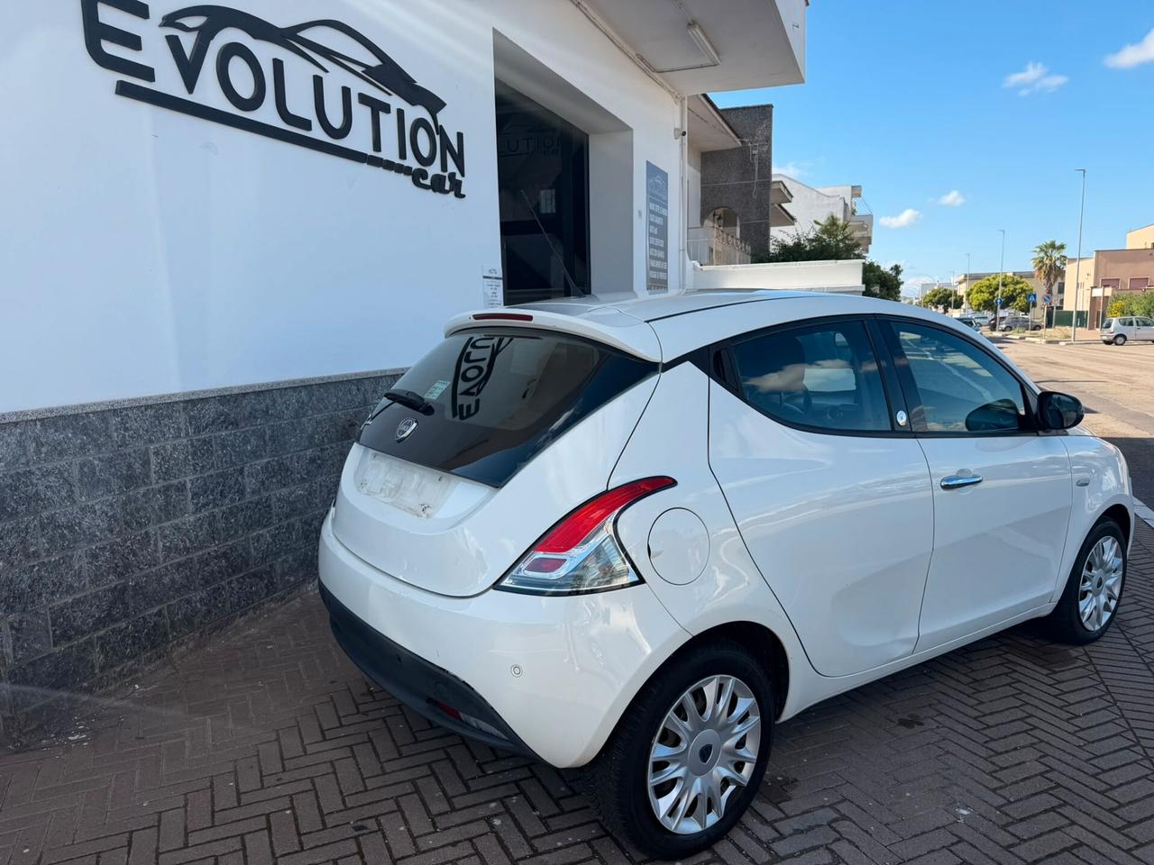 Lancia Ypsilon 1.2 69 CV 5 porte GPL Ecochic Gold
