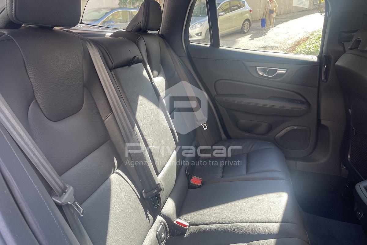 VOLVO V60 B4 (d) automatico Ultimate Dark