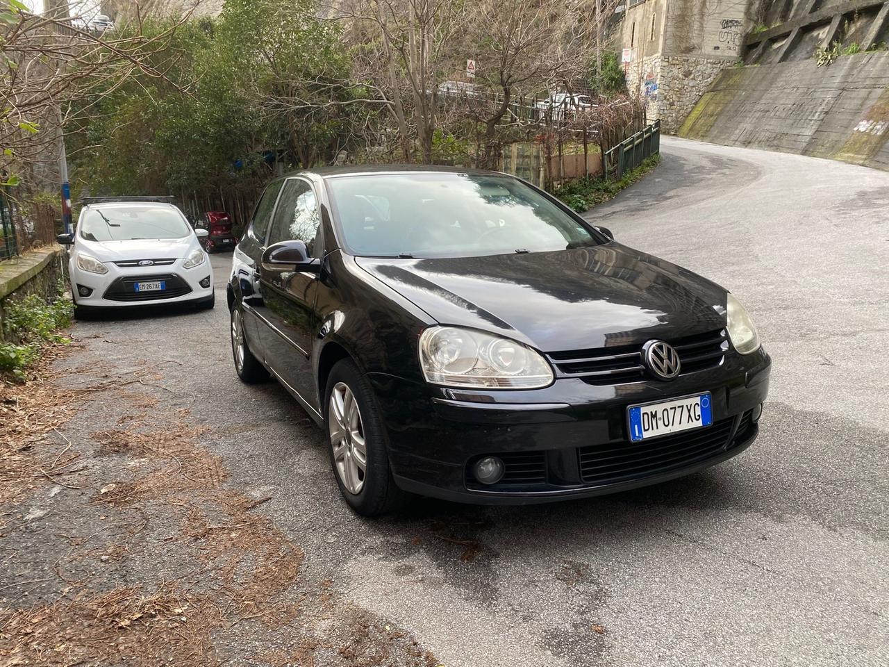 VOLKSWAGEN GOLF 1.6 BENZINA NEO PATENTATI 2008