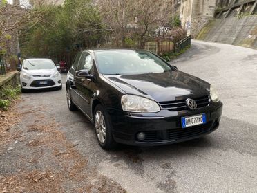 VOLKSWAGEN GOLF 1.6 BENZINA NEO PATENTATI 2008