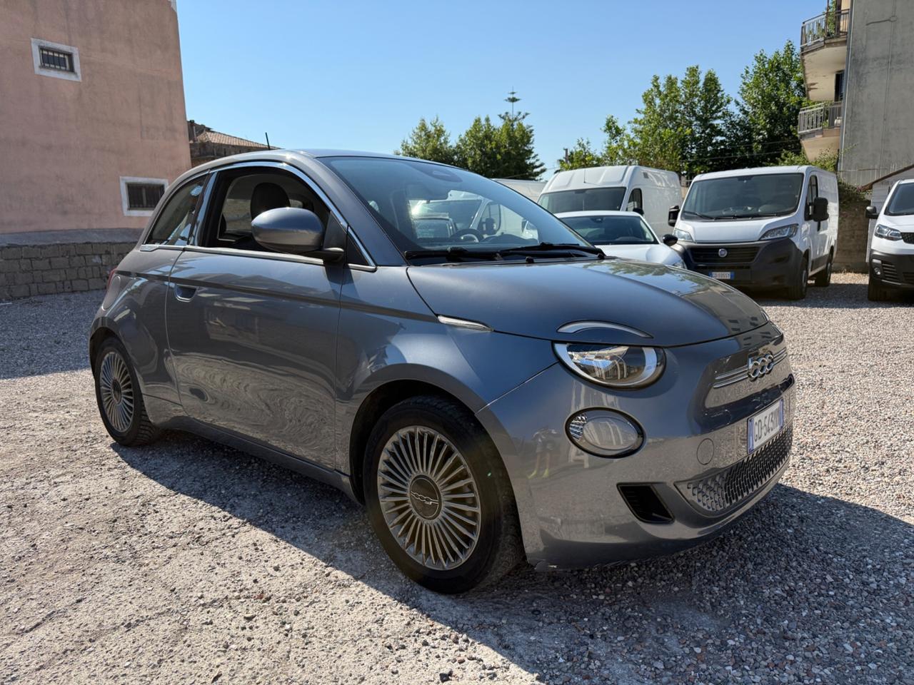 Fiat 500e Berlina 42 kWh La Prima