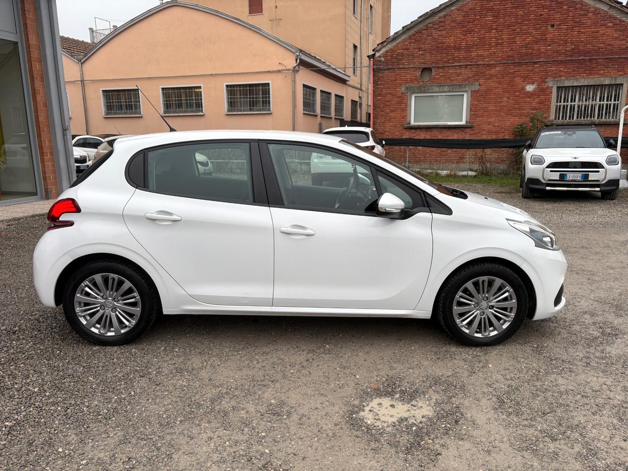 Peugeot 208 1.2 Benz -Allure-Unico proprietario