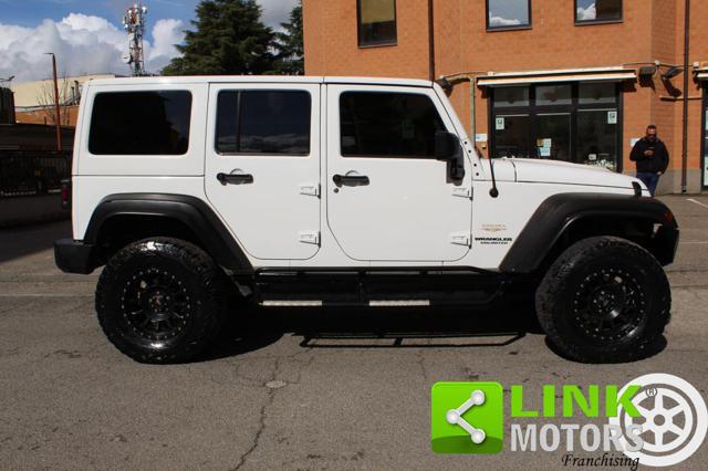 JEEP Wrangler Unlimited 2.8 CRD DPF Sahara Auto