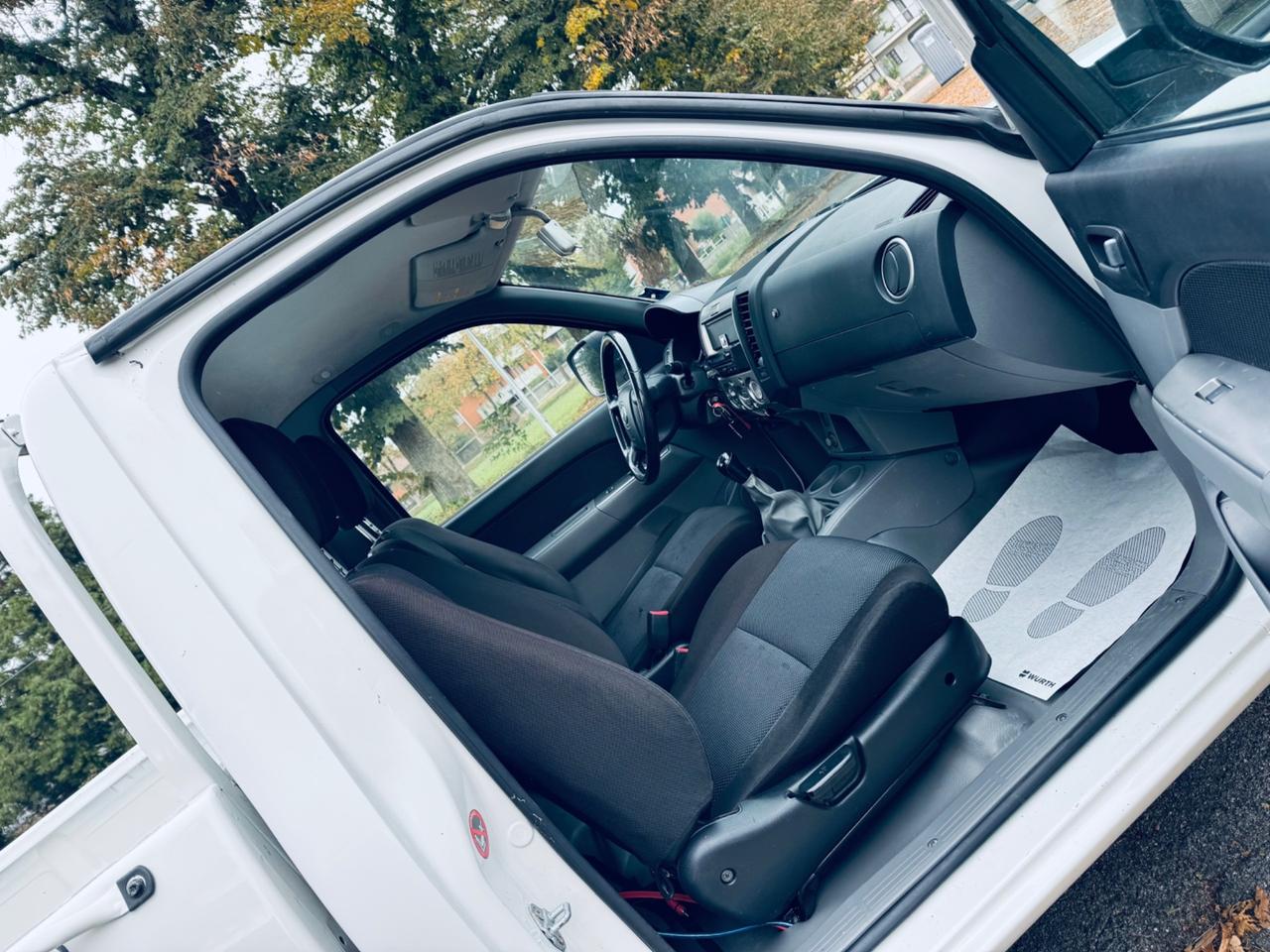 Mazda BT-50 2.5 TD cat 4x2 Single Cab Hot Pick-up
