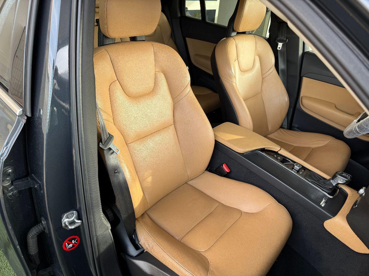 VOLVO - XC90