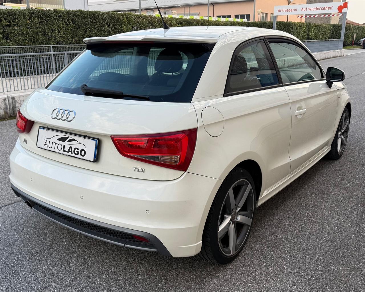 Audi A1 1.6 TDI 105 CV .. S-Line