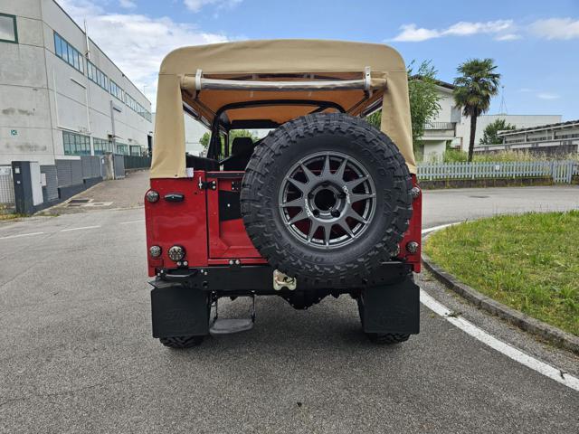LAND ROVER Defender 110 2.5 Tdi cat S.W. County