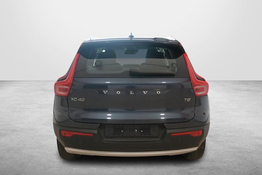 VOLVO XC40 1.5 T2 129CV 6M. MOMENTUM PRO ( FARI LED - COCKPIT - CRUISE - NAVI - MIRROR - PDC - TELECAMERA POST. - CERCHI 18 ) KM 31000