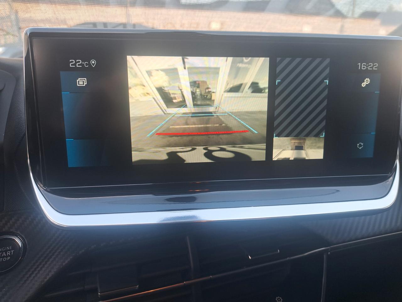 Peugeot 208 CAMBIO AUTOMATICO 100 CV NESSUN OBBLIGO FINANZIARIO !!
