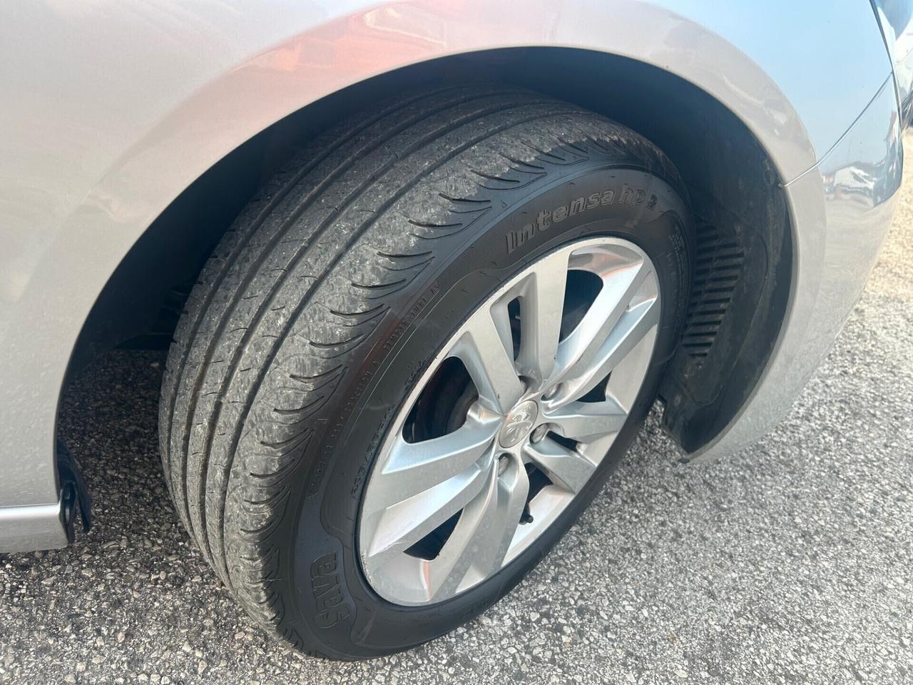 Peugeot 308 BlueHDi 120 S&S SW Business