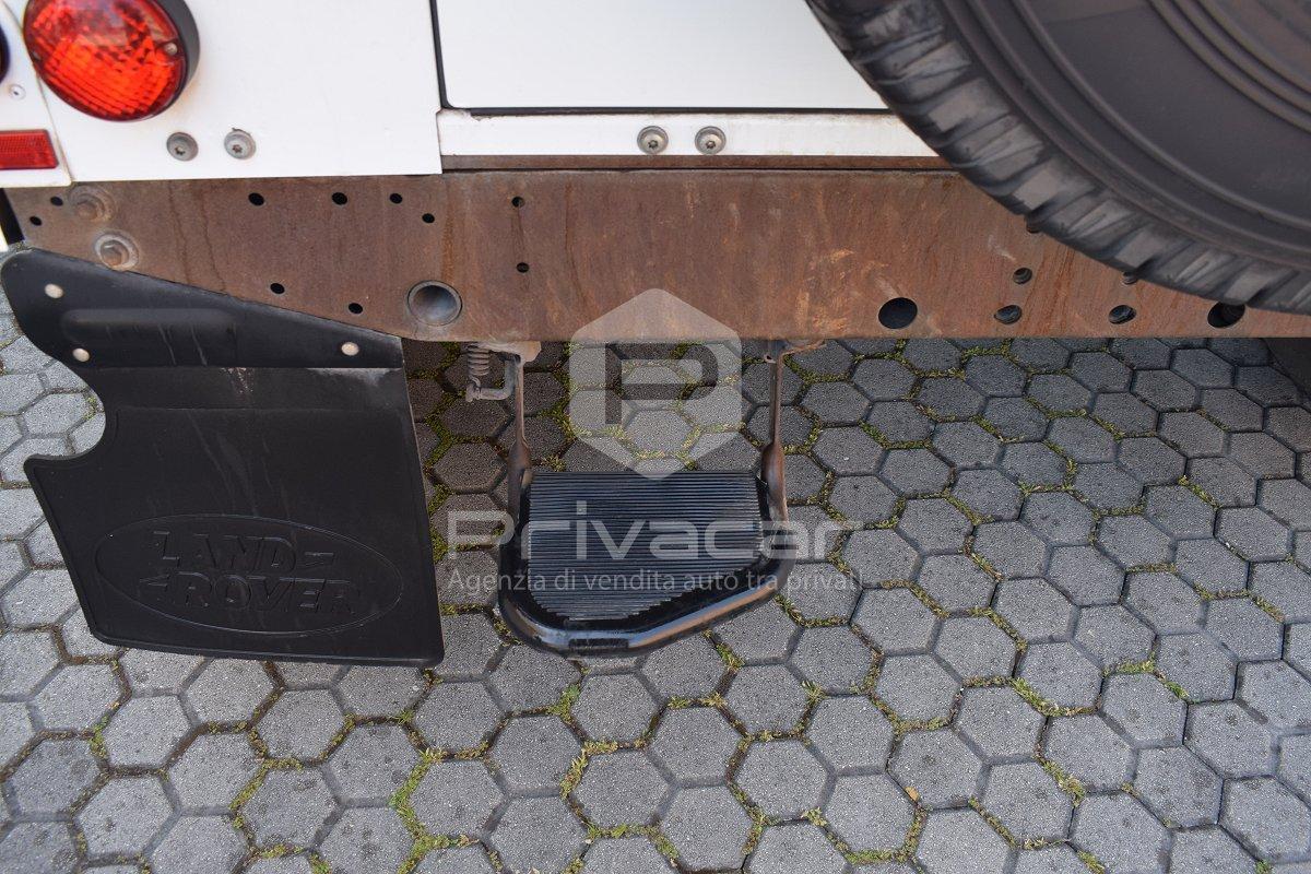 LAND ROVER Defender 90 2.2 TD4 Station Wagon N1