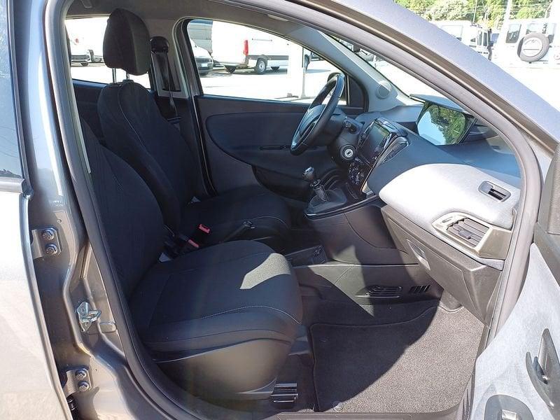 Lancia Ypsilon 1.0 firefly hybrid Gold s&s 70cv 5p.ti