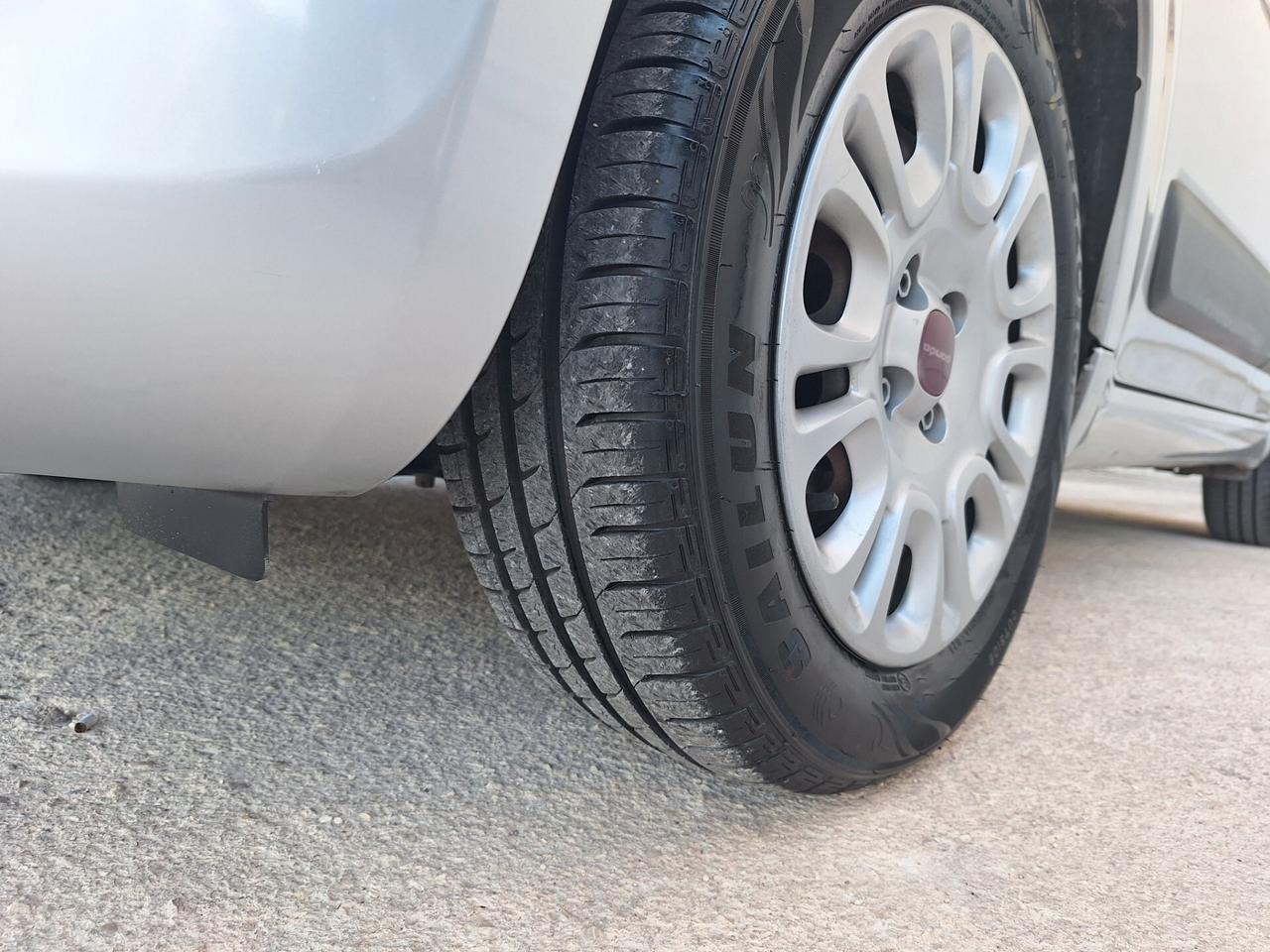 Fiat Panda 1.2 Lounge BLUE&ME SENSORI 2013