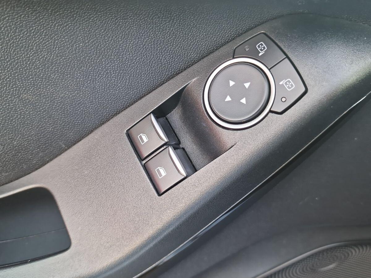 FORD FIESTA 1.1 BENZ/GPL BUSINESS