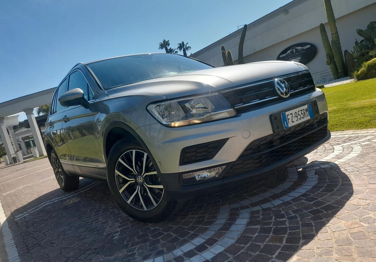 Volkswagen Tiguan 2.0 TDi DSG *FULL OPT* daVETRINA
