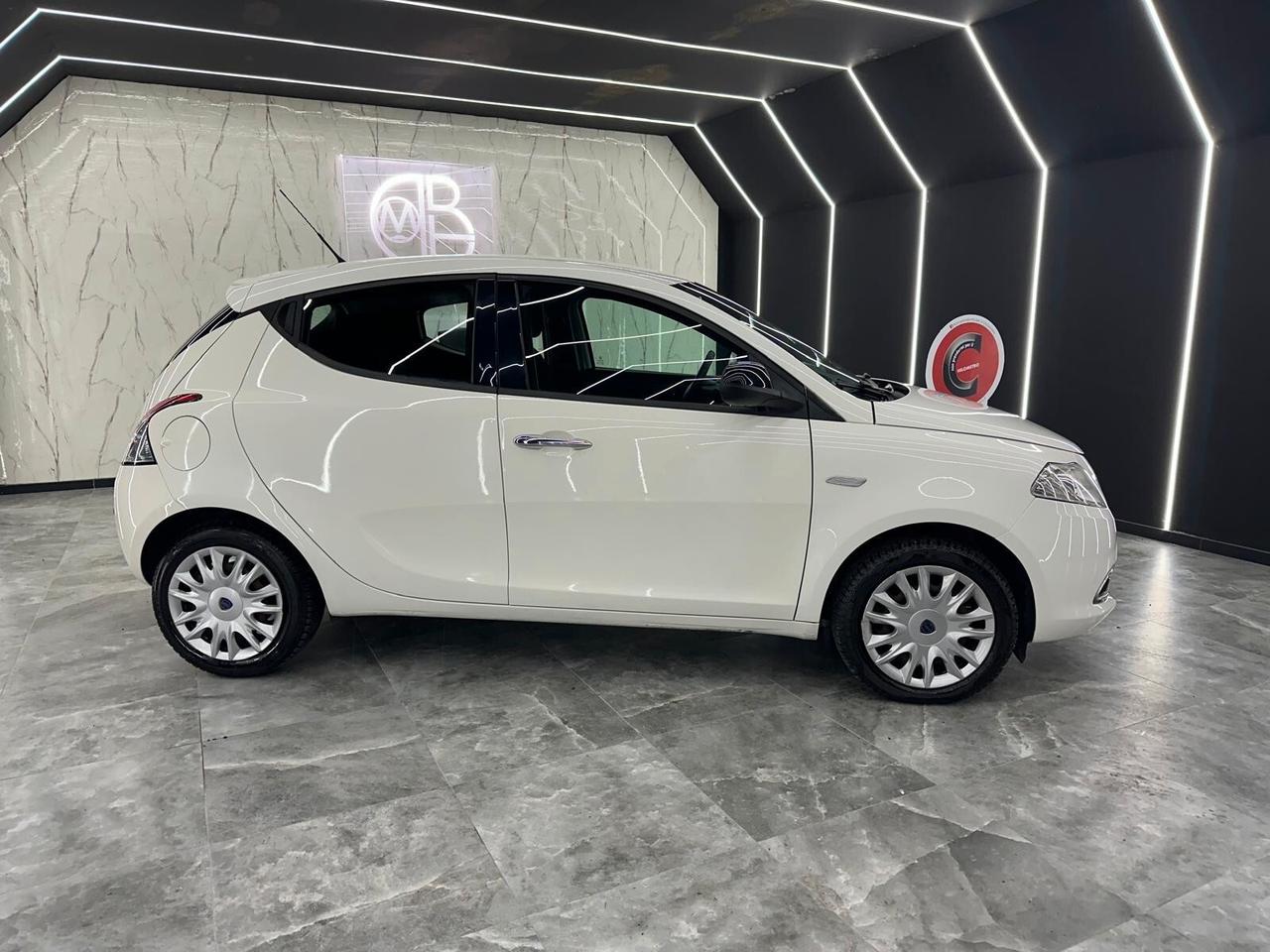 Lancia Ypsilon III 2011 1.2 8v Platinum