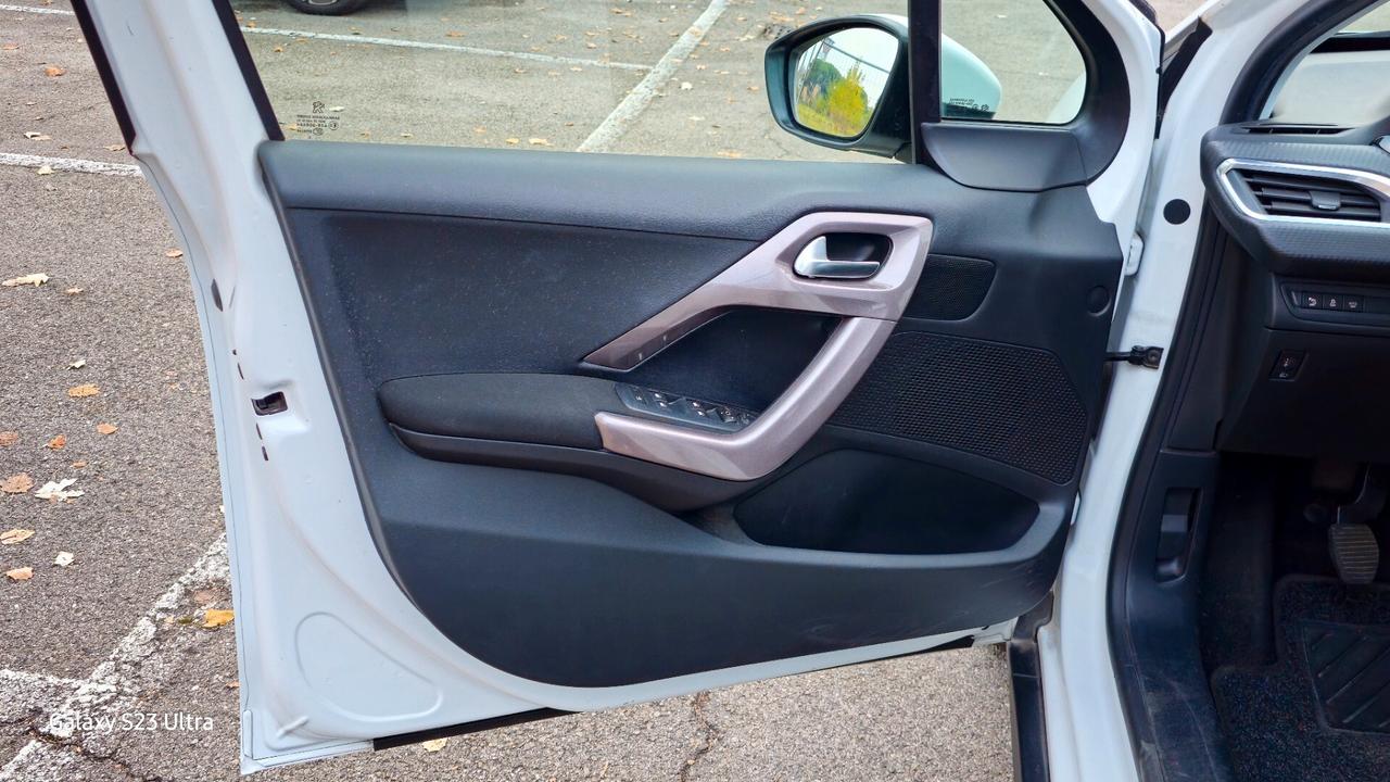 Suv PEUGEOT 2008 EURO 6B OK NEOPATENTATI GARANZIA 12 MESI