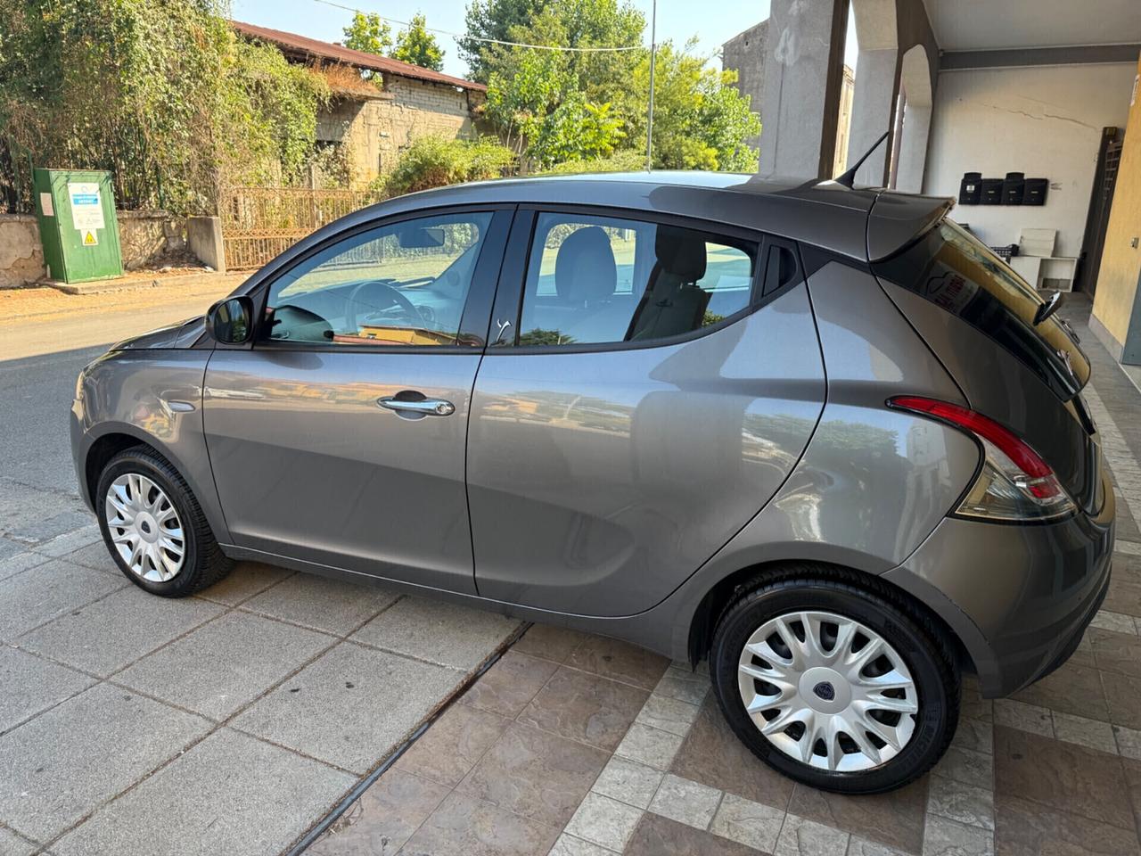 Lancia Ypsilon 2013 - 1.2 bz. 69 CV 5 porte Silver
