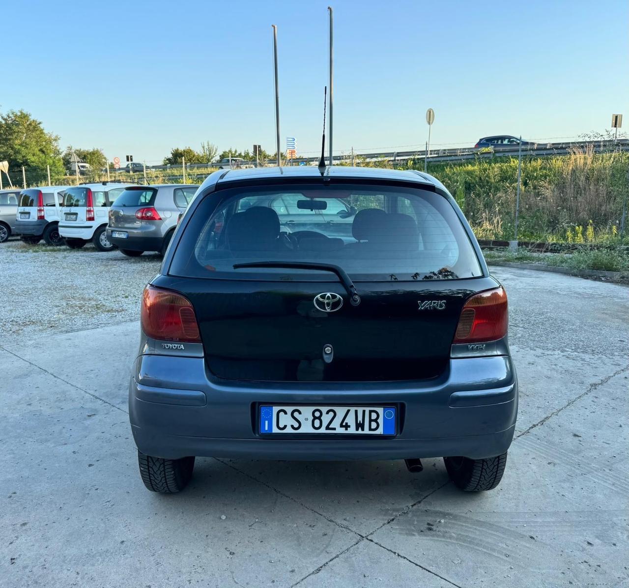 Toyota Yaris 1.0i 16V cat 3 porte Sol