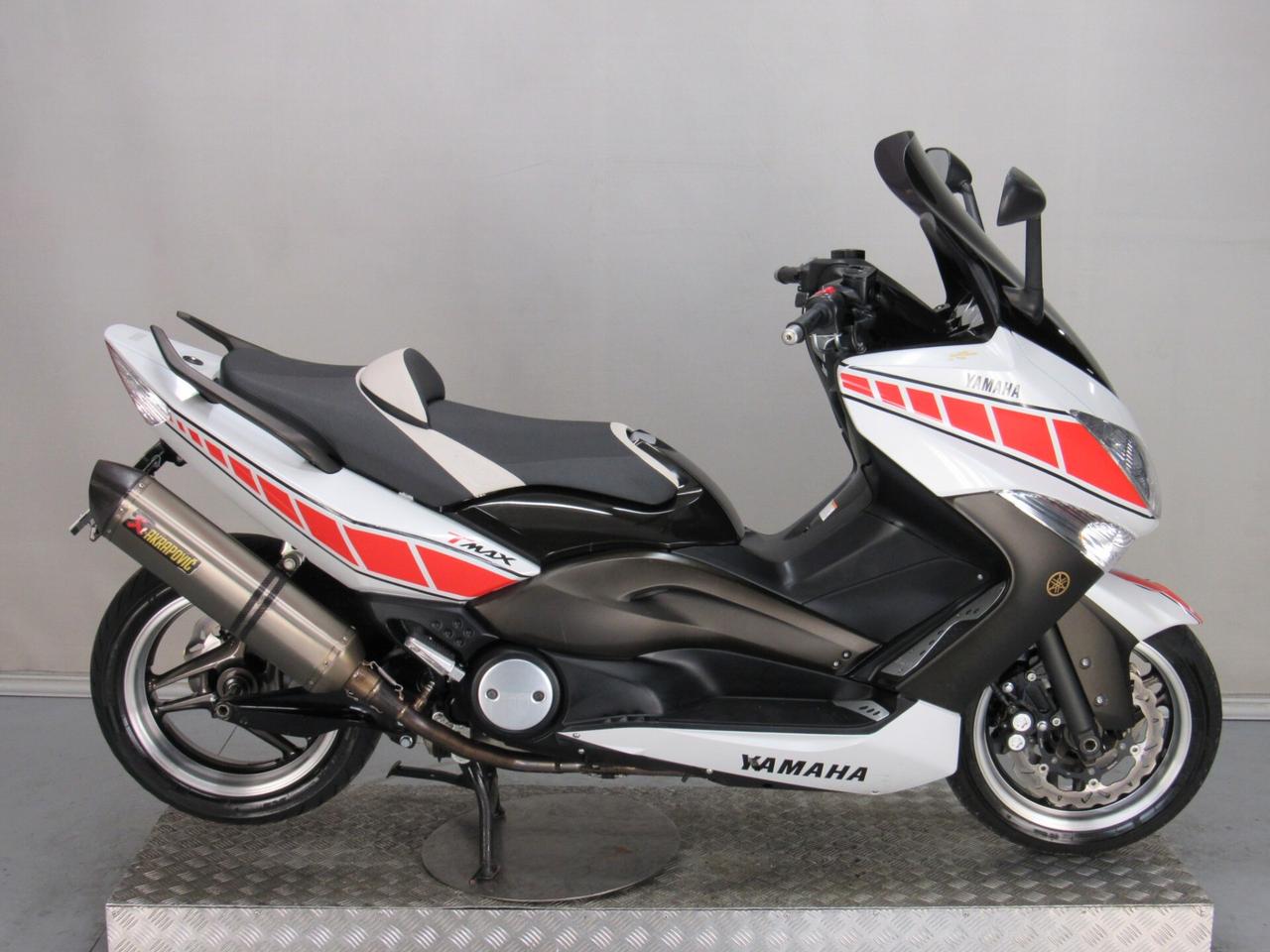 Yamaha T Max WHITEMAX ANNIVERSARY AKRAPOVIC